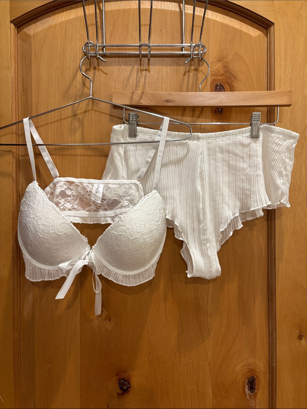 Marilyn Monroe White Lace Push-Up Bra & Ribbed High-Waist Brief Set